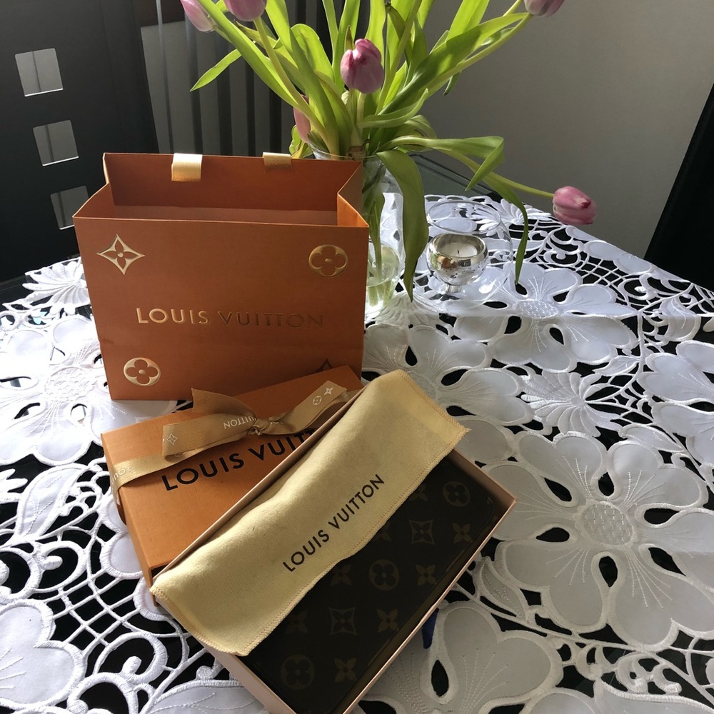 LV vintage zippy wallet